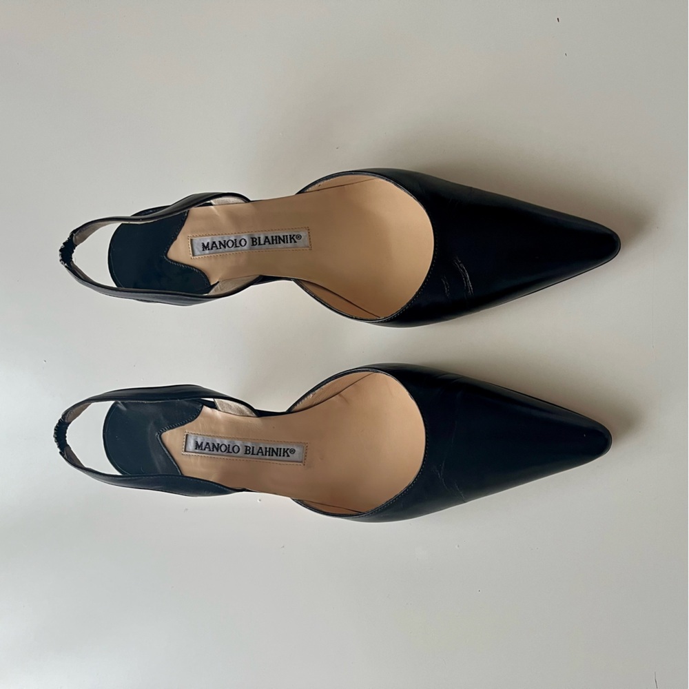 MANOLO BLAHNIK Carolyne Leather Low-Heel Slingback Pump - Picture 5 of 6